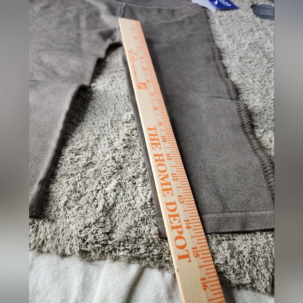 JoyLab Short Persuading Gray High Rise Leggings Size M